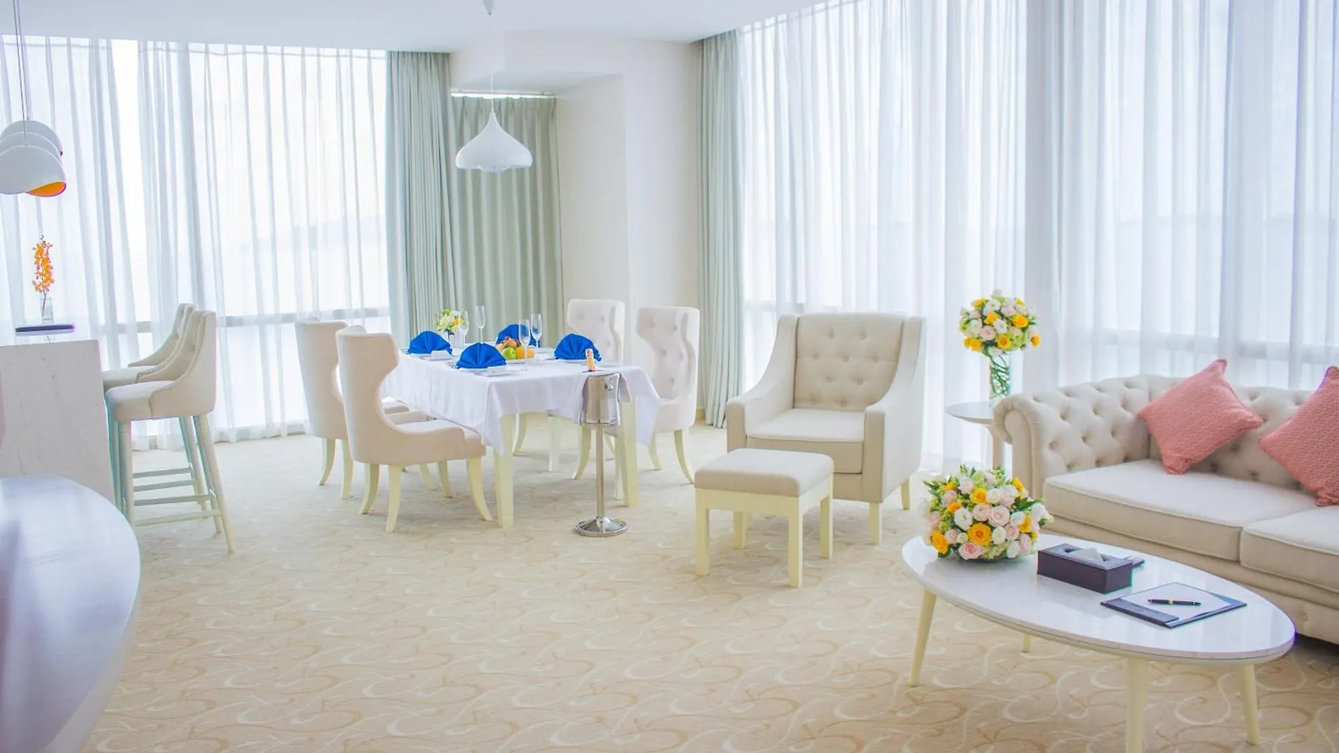 *****  Diamond Bay Hotel Nha Trang Vietnam