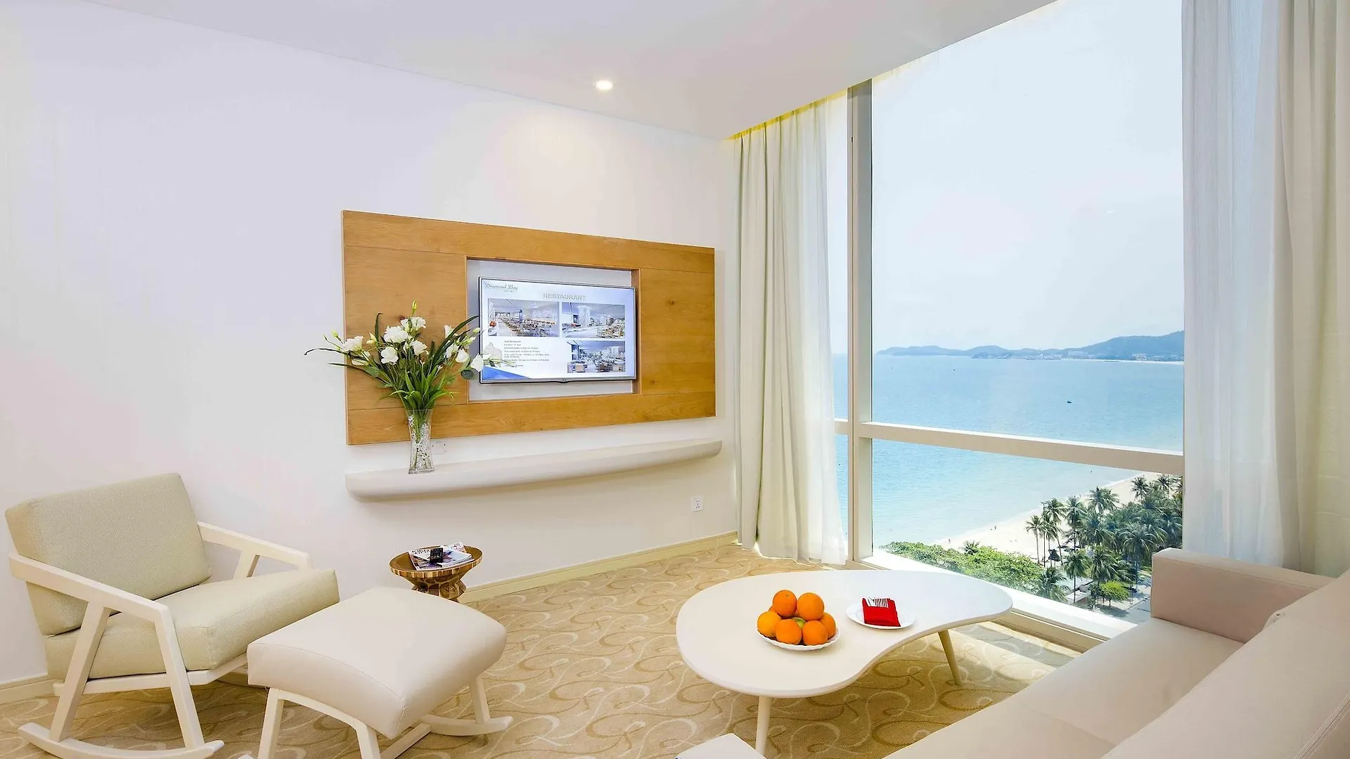 Diamond Bay Hotel Nha Trang 5*,